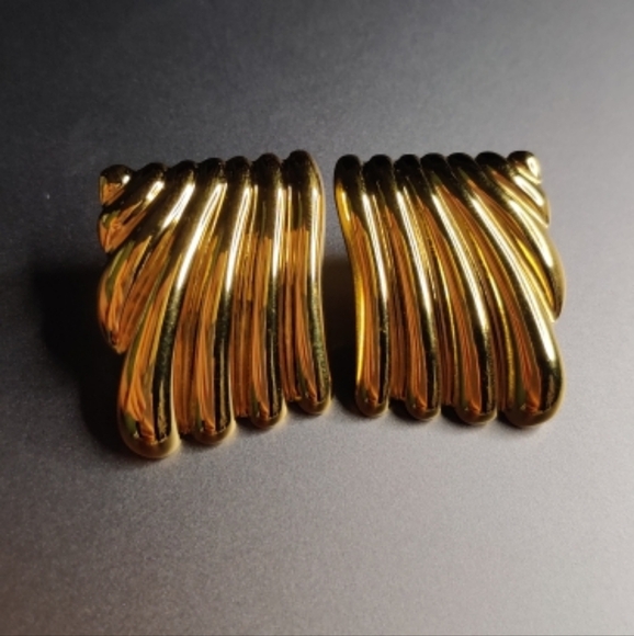 Nwt Waterproof Hypoallergenic Chunky Earings - Picture 4 of 6